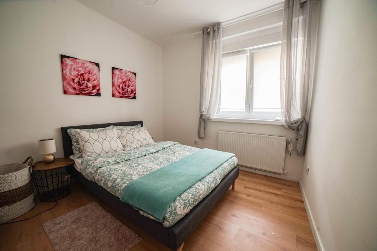 Bella Rosa Apartment Opole Bagian luar foto